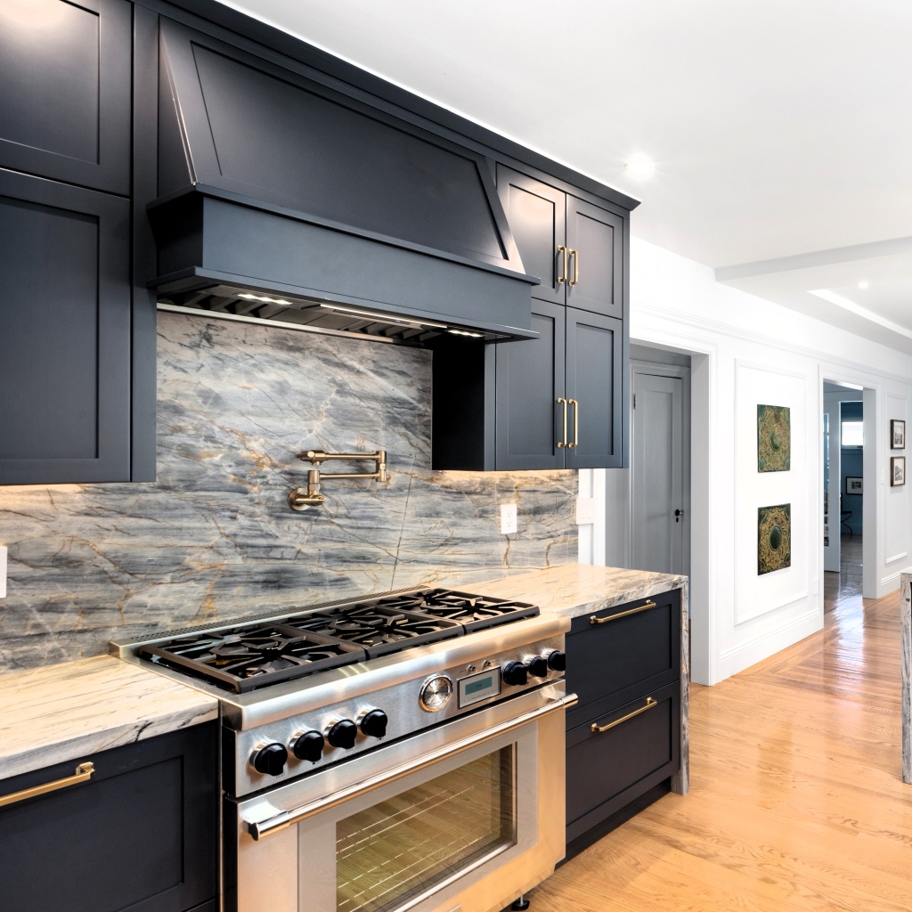 hood | decorative | straight top with plain bottom | customizable