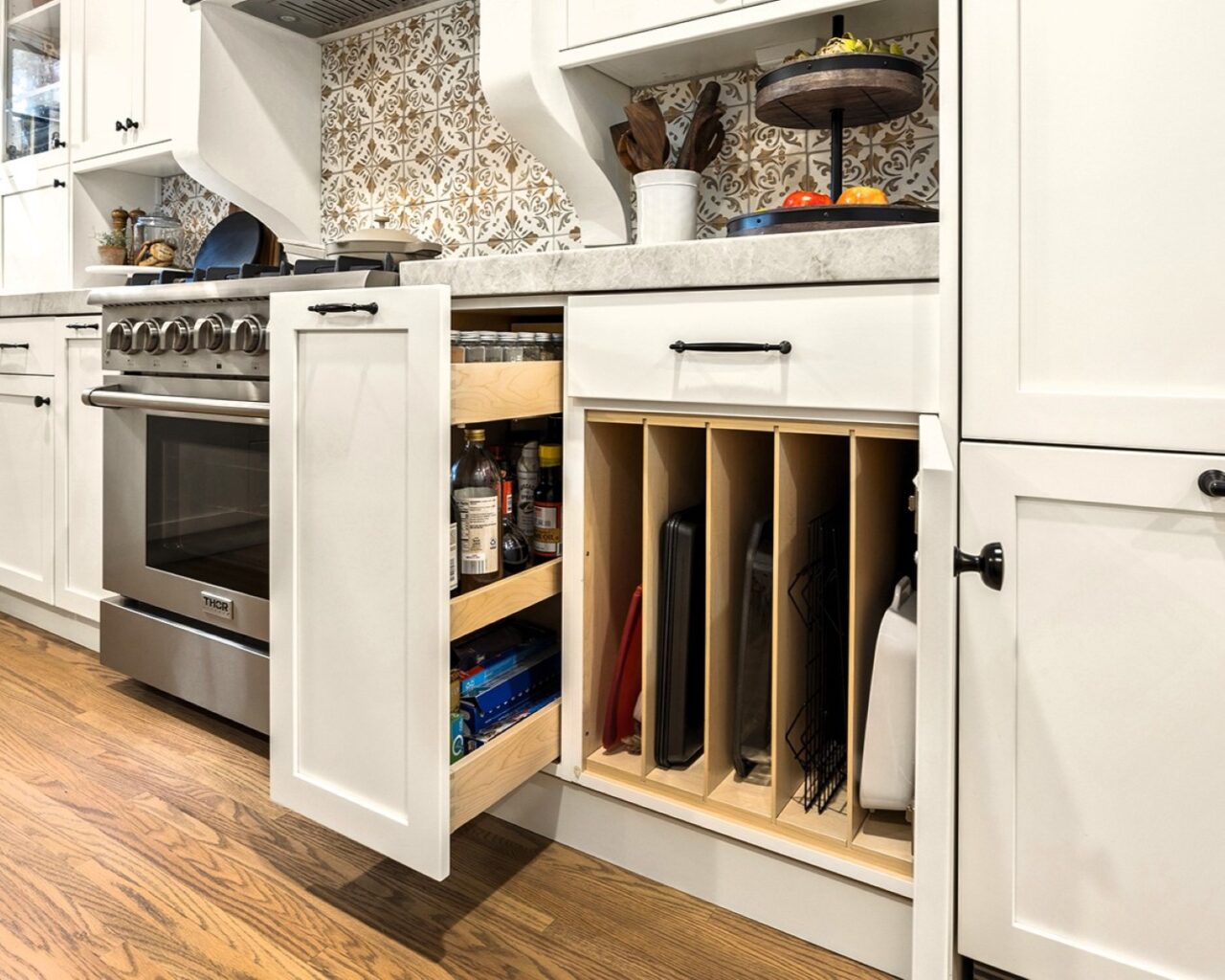 Kitchen Base Cabinet Pull-Out Tray and Dividers
