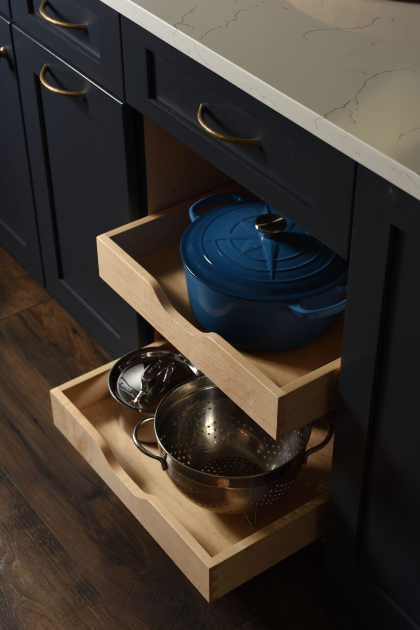 pullout shelves | cookware & containers